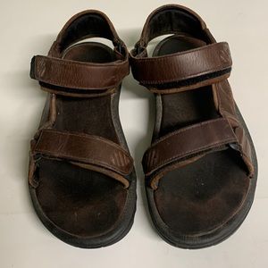 Men’s size 10 leather Tevas